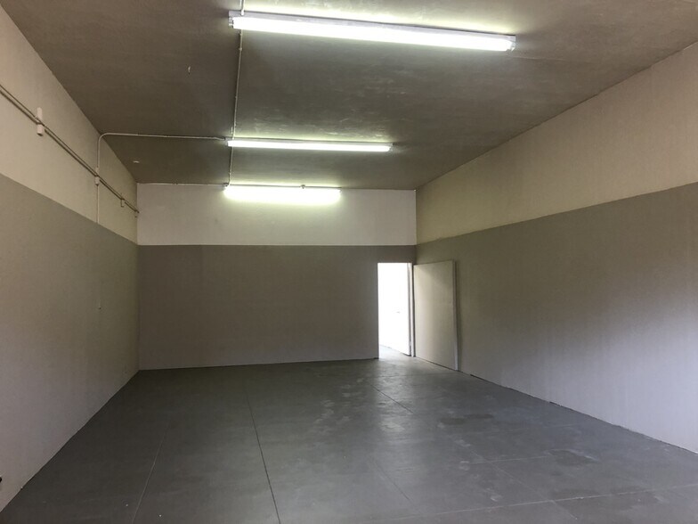 More Photos Of 2501-2503 14th Ave, Oakland Freestanding For Lease