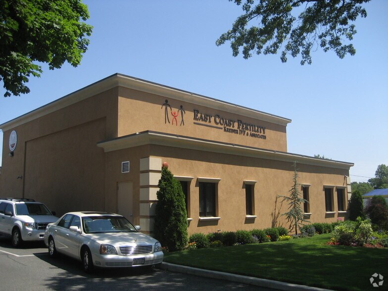 More Photos Of 1074 Old Country Rd, Plainview Medical For Lease