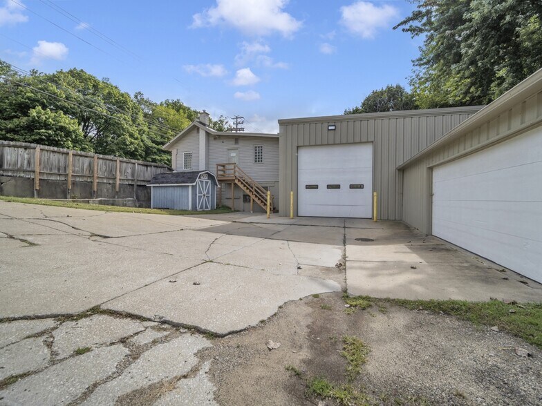 More Photos Of 4018 12th St NW, Canton Light Manufacturing For Sale