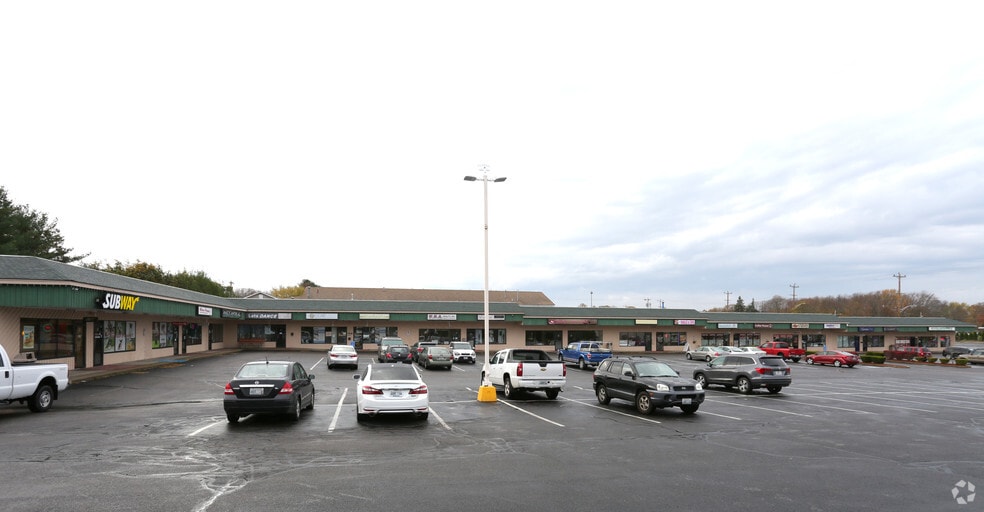 289 Cowesett Ave, West Warwick, RI 02893 For Lease