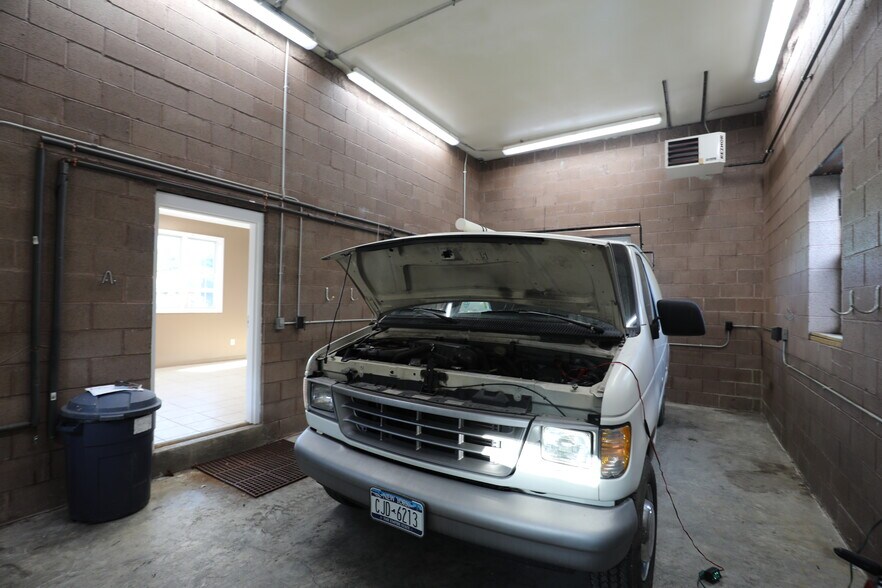 More Photos Of 337 Broadway, Kingston Freestanding For Sale