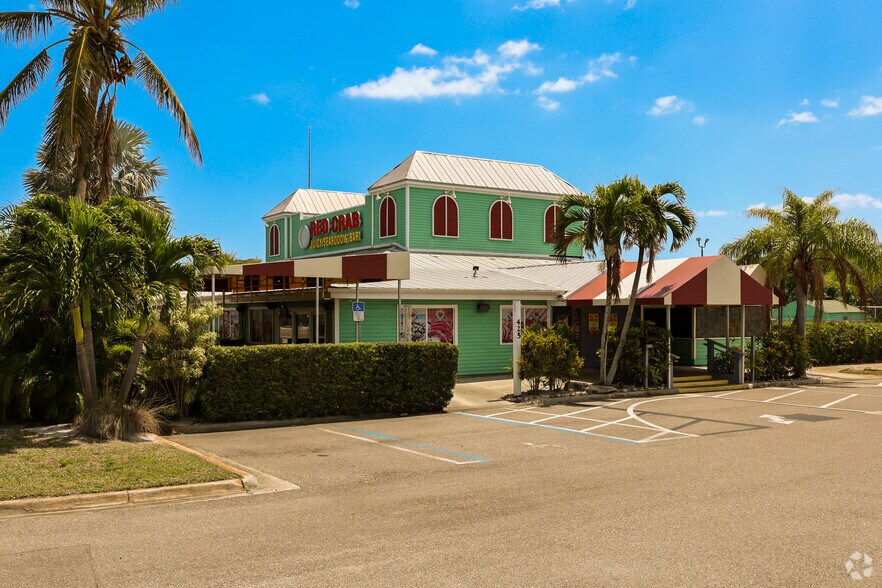 More Photos Of 425 E Eau Gallie Blvd, Satellite Beach Restaurant For Lease