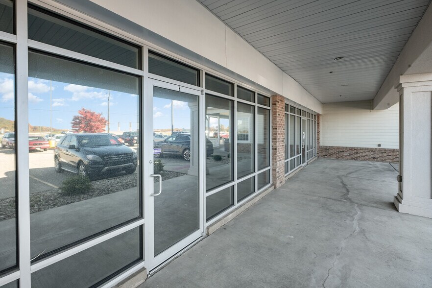 More Photos Of 292 Brooks Malott Rd, Mount Orab Flex For Lease
