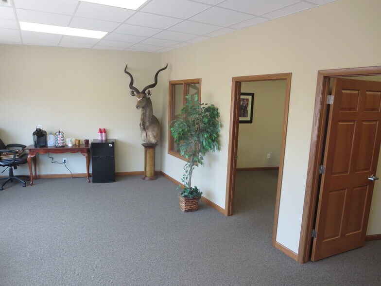 More Photos Of 114-116 E Main St, Little Chute Storefront For Sale