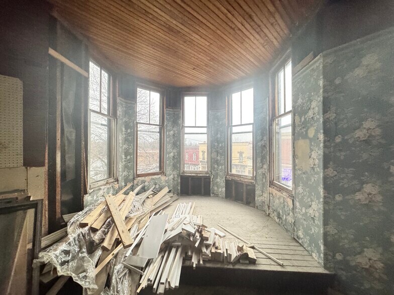 More Photos Of 12-16 S Main St, Jordan General Retail For Sale