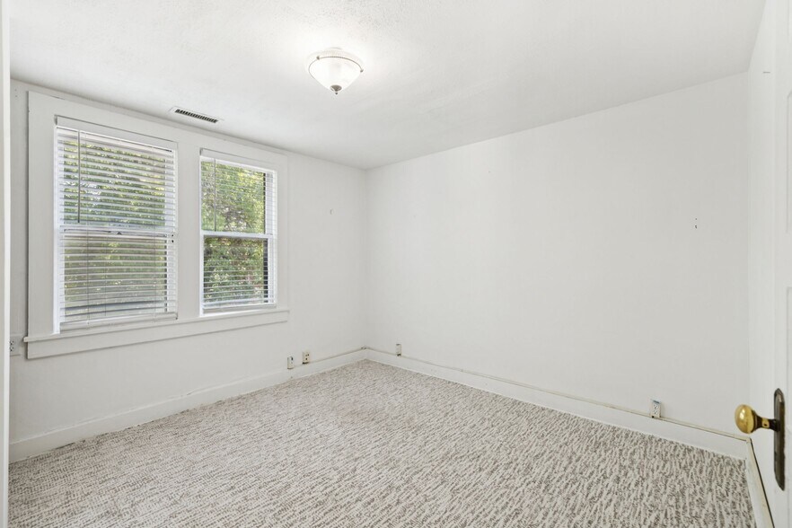 More Photos Of 1604 17th Ave S, Nashville Office Residential For Lease