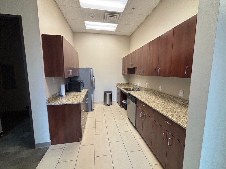 More Photos Of 7709 San Jacinto Pl, Plano Loft Creative Space For Sale