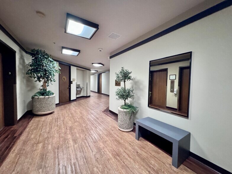 More Photos Of 1900 Churn Creek Rd, Redding Office For Lease