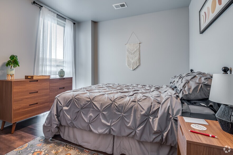 More Photos Of 622 Pennsylvania Ave, Sheboygan Apartments For Lease
