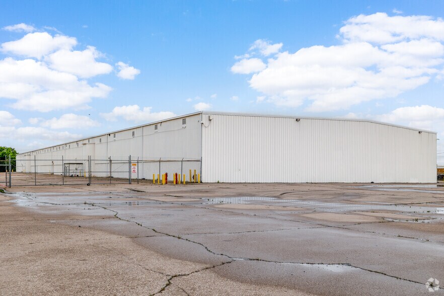 More Photos Of 350 Garden Acres Dr, Fort Worth Refrigeration Cold Storage For Lease
