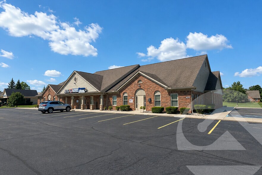 Primary Photo Of 6231 N Canton Center Rd, Canton Township Office For Lease