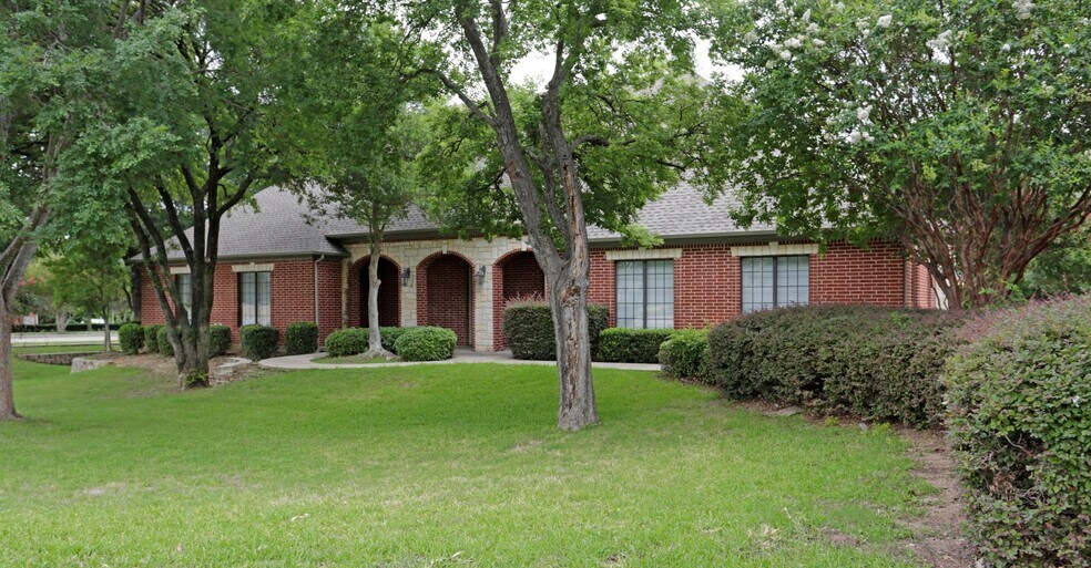Primary Photo Of 702 S Denton Tap Rd, Coppell Medical For Lease