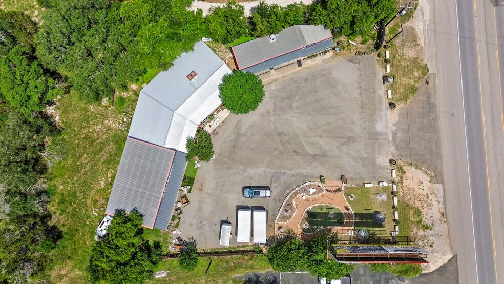 More Photos Of 1725 S US Highway 281, Blanco Freestanding For Sale