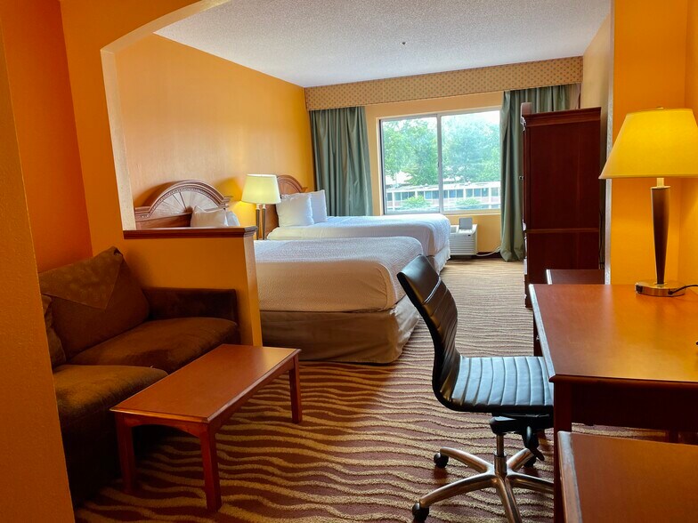 More Photos Of 1606 Central Ave, Albany Hotel For Sale