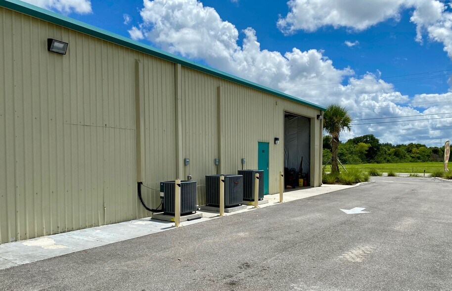 More Photos Of 19200 Peachland Blvd, Port Charlotte Warehouse For Lease