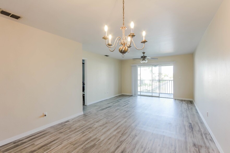 More Photos Of 706 SE 13th Ct, Cape Coral Apartments For Sale