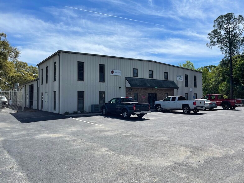 More Photos Of 1620 Dean Forest Rd, Savannah Flex For Lease