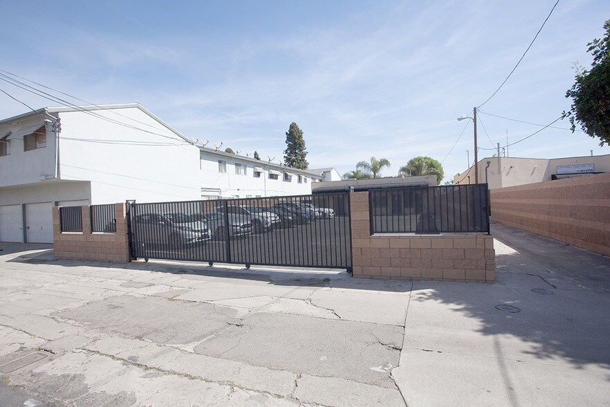 More Photos Of 425-427 Atlantic Ave, Long Beach Office For Sale