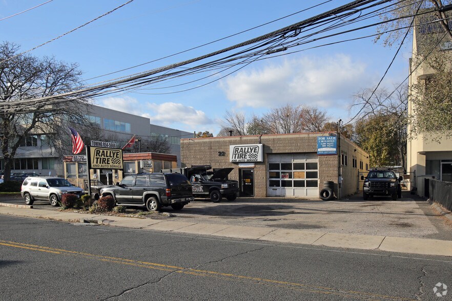Primary Photo Of 22 Cross St, Norwalk Auto Repair For Sale