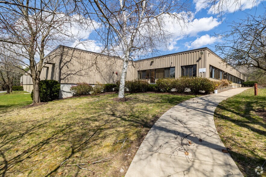 More Photos Of 1 Bouchard St, Manchester Manufacturing For Sale