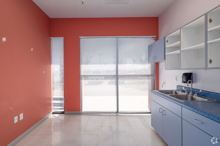 More Photos Of 6238-6246 E Pima St, Tucson Medical For Sale