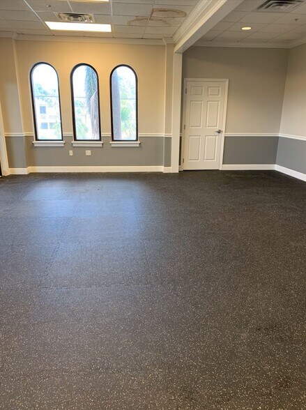 More Photos Of 9681 Gladiolus Dr, Fort Myers Office For Lease