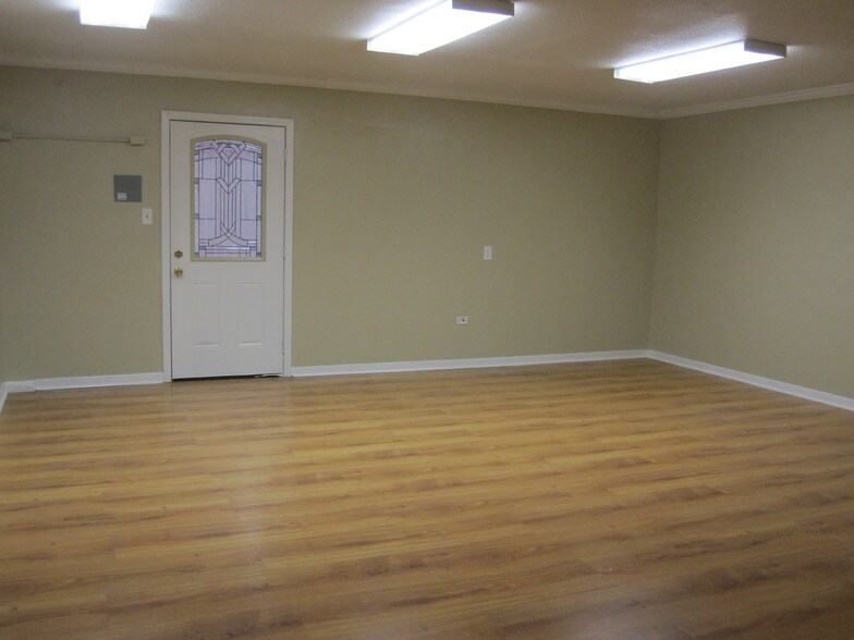 More Photos Of 5633 Southwest Fwy, Houston Unknown For Lease