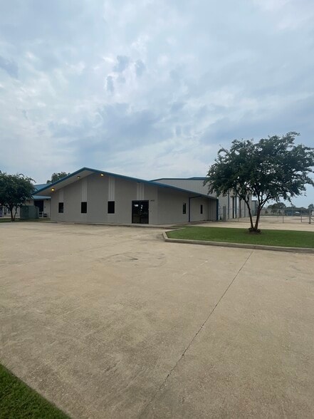 More Photos Of 4907-1 Shed Rd, Bossier City Manufacturing For Sale