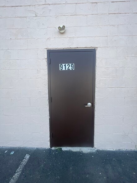 More Photos Of 9129 Euclid Ave, Manassas Warehouse For Lease