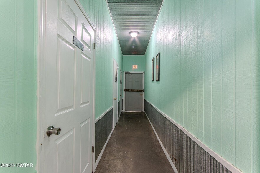 More Photos Of 225 N Front St, Halls General Retail For Sale