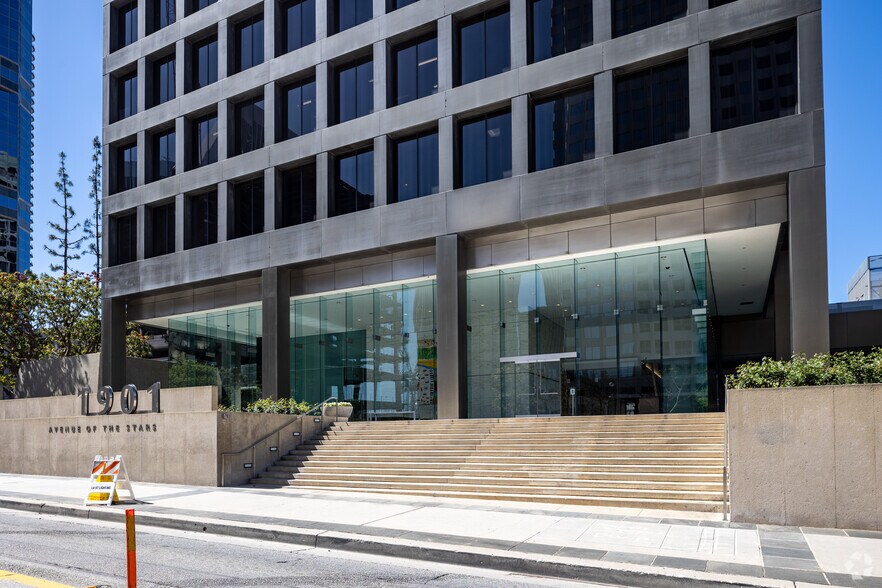 More Photos Of 1901 Avenue of the Stars, Los Angeles Office For Lease