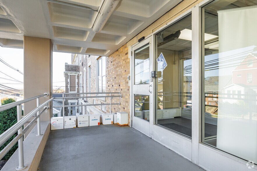 More Photos Of 206 Bergen Ave, Kearny Medical For Lease