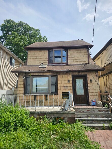 Primary Photo Of 338 Clifton Ave, Staten Island Flex For Sale