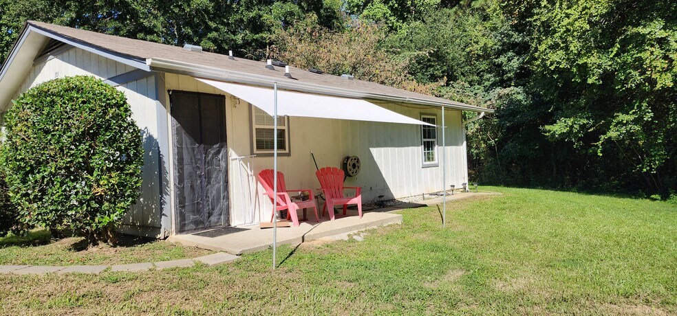 More Photos Of 205 Glenview Ter, Winder Multifamily For Sale