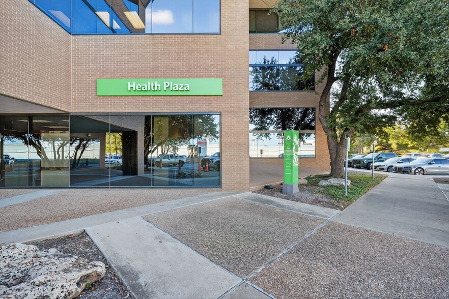 More Photos Of 11111 Research Blvd, Austin Medical For Lease