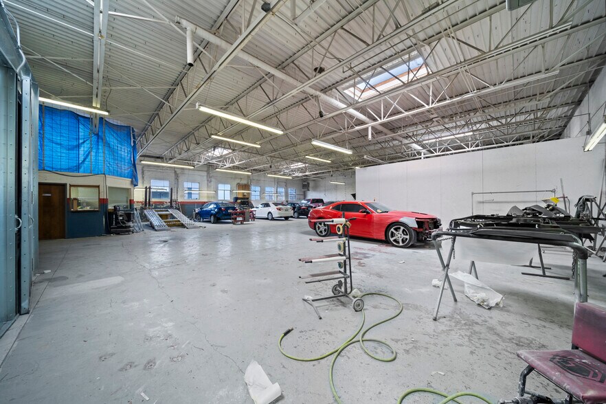More Photos Of 2007-2015 E 11th St, Tulsa Auto Dealership For Sale