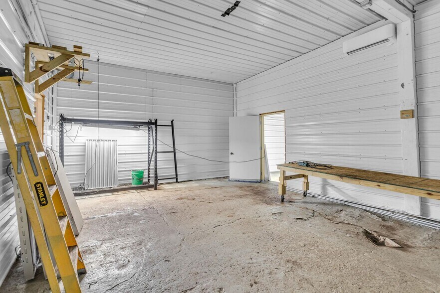 More Photos Of 2419 E Michigan Ave, Jackson Warehouse For Sale
