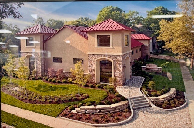 More Photos Of 640 N Fountain Ave, Springfield Freestanding For Sale