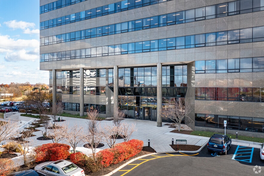 More Photos Of 581 Main St, Woodbridge Coworking Space