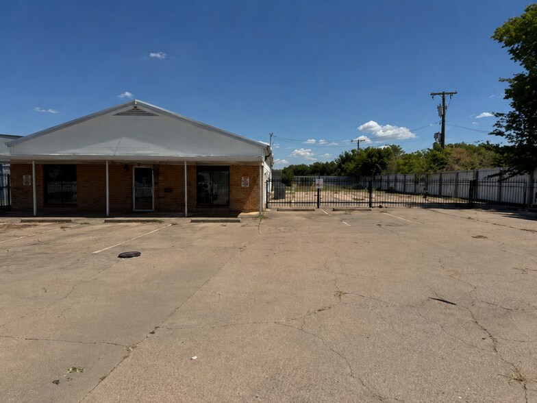 More Photos Of 10409 South Fwy, Fort Worth Industrial For Lease