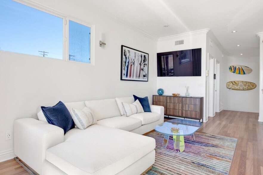 More Photos Of 5121 E Ocean Blvd, Long Beach Apartments For Sale