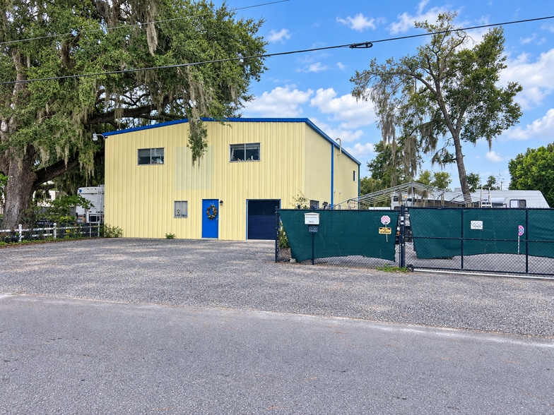 Primary Photo Of 4802 6th St, Zephyrhills Office For Sale
