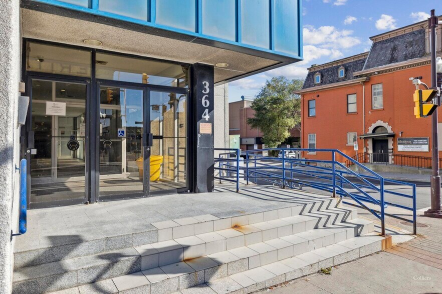 More Photos Of 364 Water St, Peterborough Office For Lease