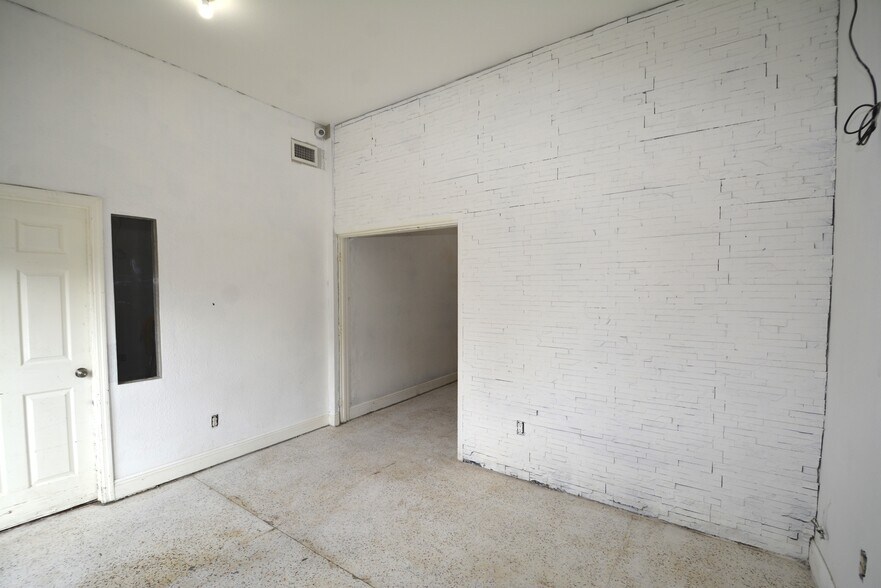 More Photos Of 5525 NW 7th Ave, Miami Loft Creative Space For Lease