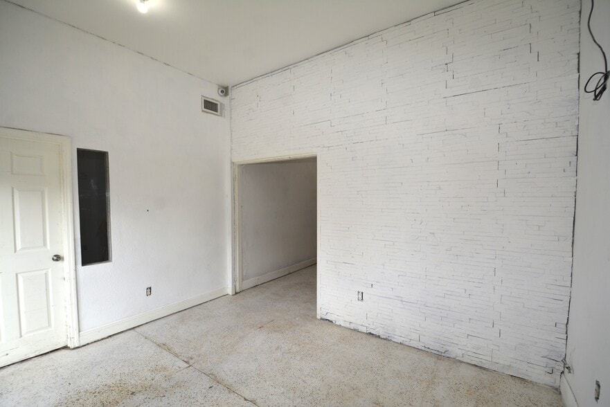 More Photos Of 5525 NW 7th Ave, Miami Loft Creative Space For Lease