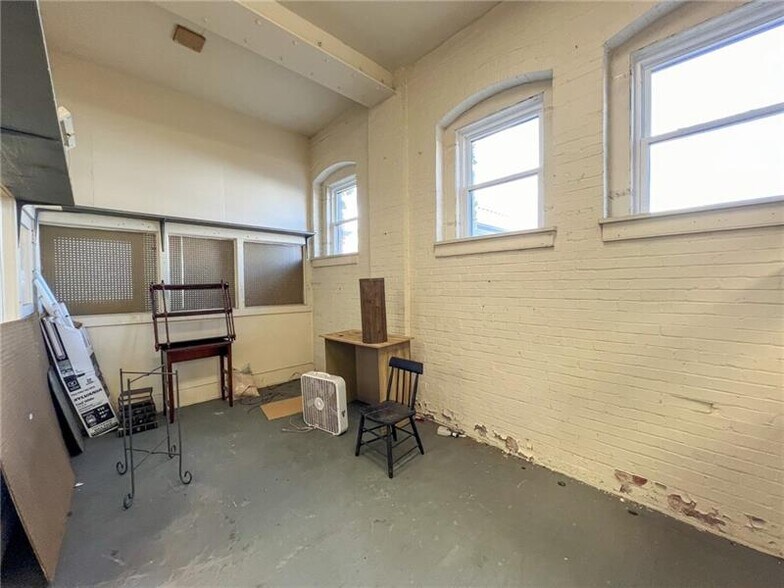 More Photos Of 119 E Wayne St, Butler Office Residential For Sale