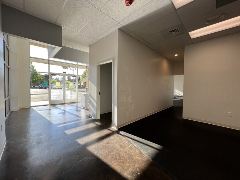 More Photos Of 1230-1240 Churn Creek Rd, Redding Unknown For Lease