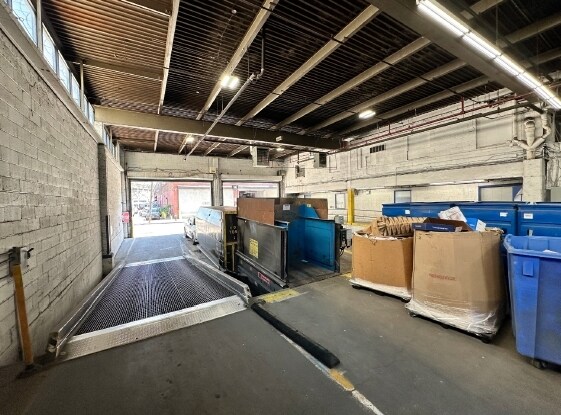More Photos Of 30-10-30-30 Review Ave, Long Island City Distribution For Lease
