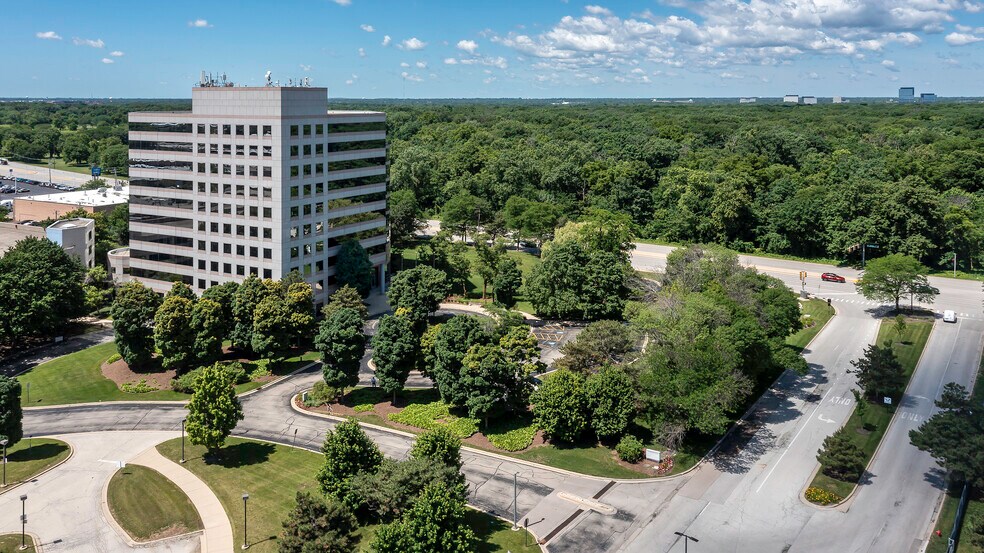 More Photos Of 25 NW Point Blvd, Elk Grove Village Office For Lease