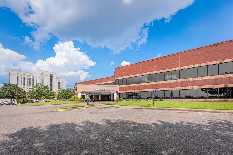 More Photos Of 401 Southcrest Cir, Southaven Medical For Lease
